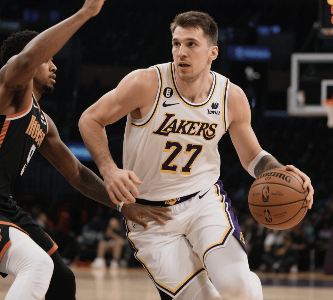 爱游戏网页版-湖人险胜黄蜂，特雷杨统治全场