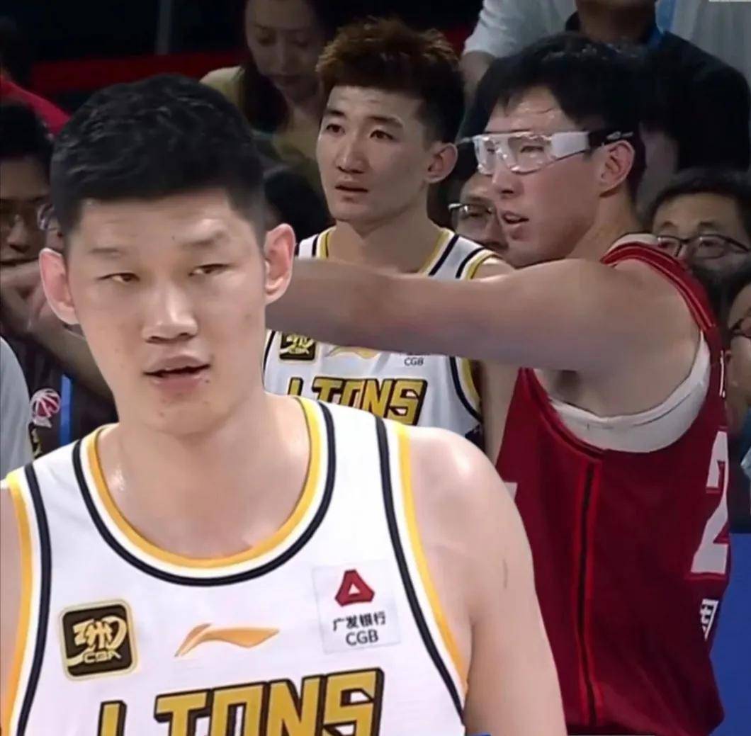 天津队鏖战公牛，孙铭徽扛起全队