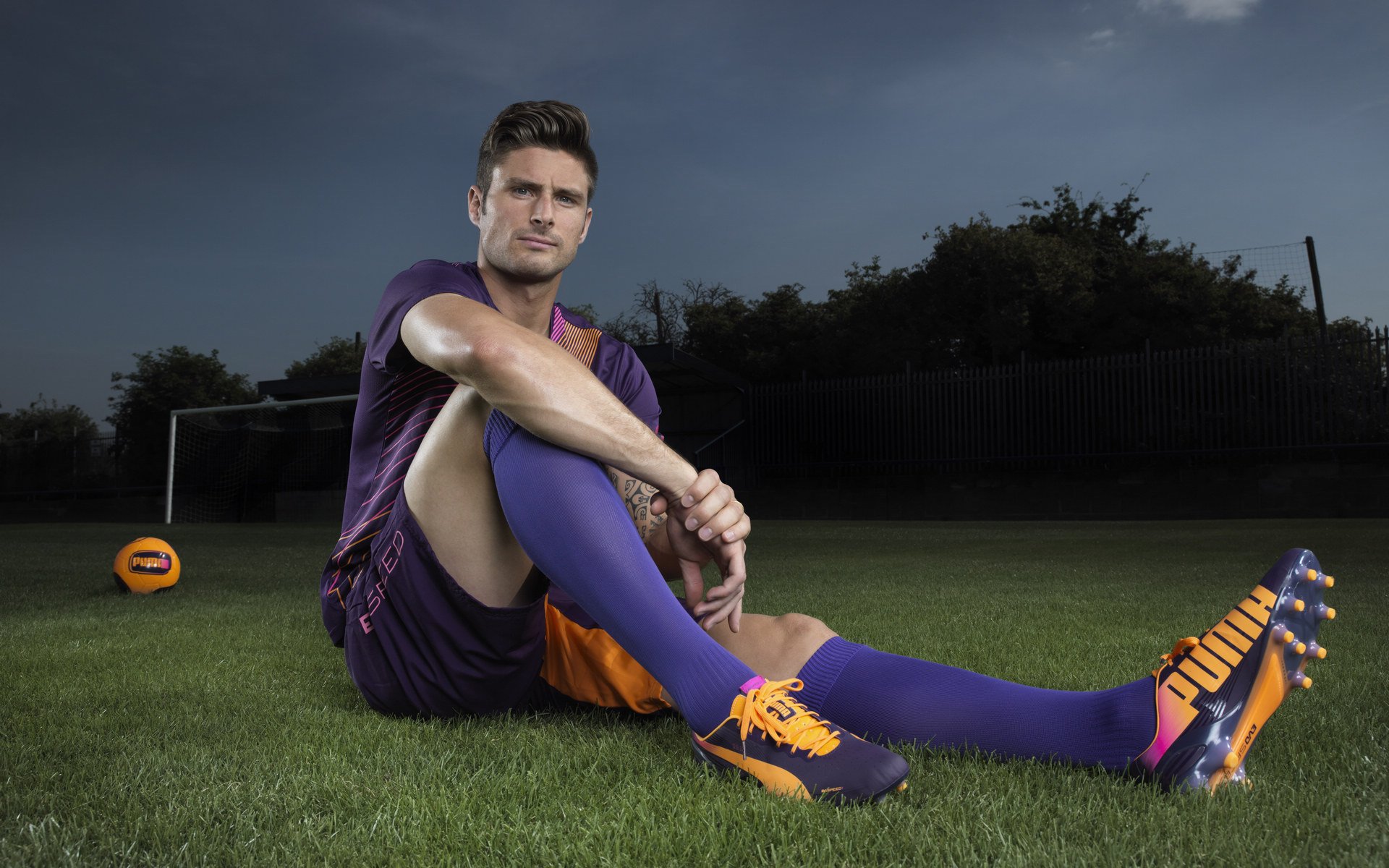 当墨西哥城的风吹过温布利，拉什福德与一场跨越时空的足球启示