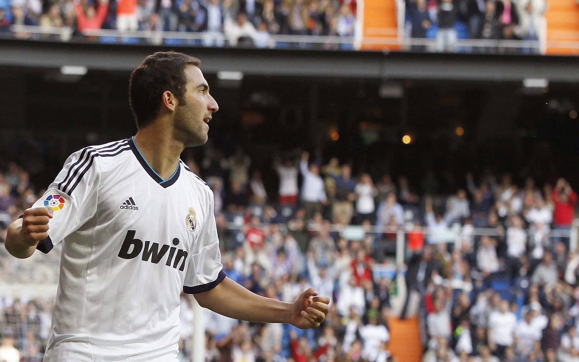 维斯塔潘独扛大旗，梅赛德斯绝杀红牛二队背后的孤勇与谋略