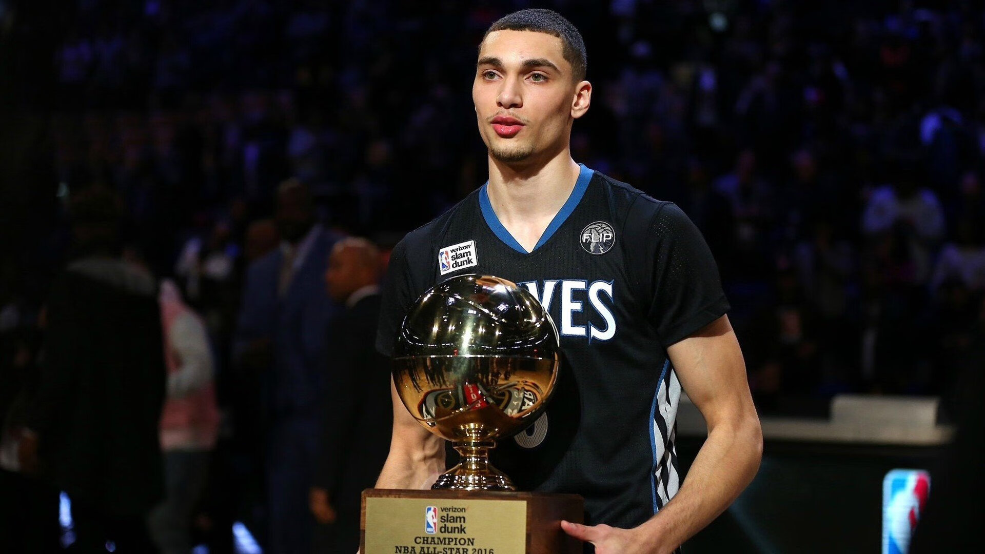 魔术轻取上海队，杜兰特统治全场