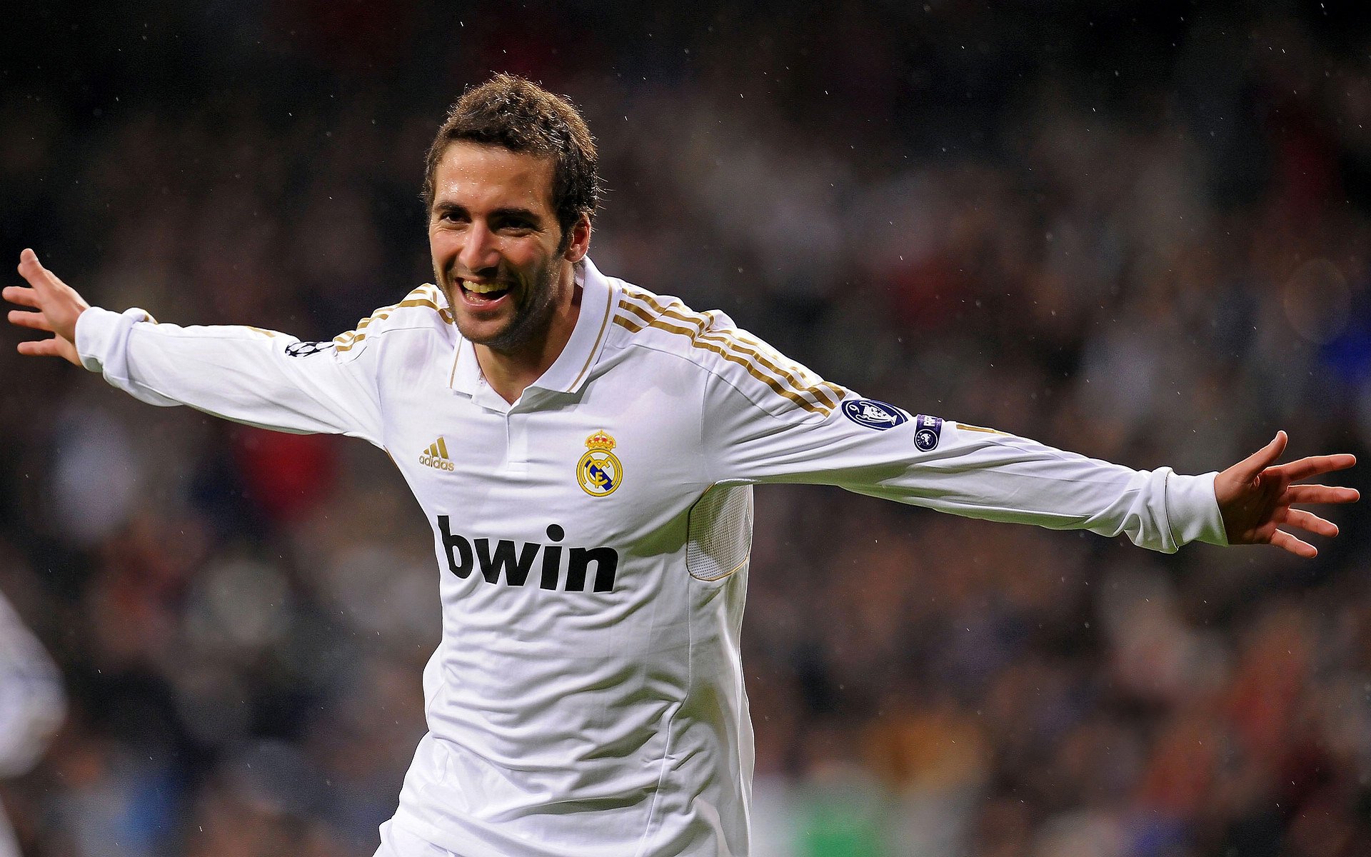 皮克临危受命率队突围，日本鏖战多特蒙德见证战术革命